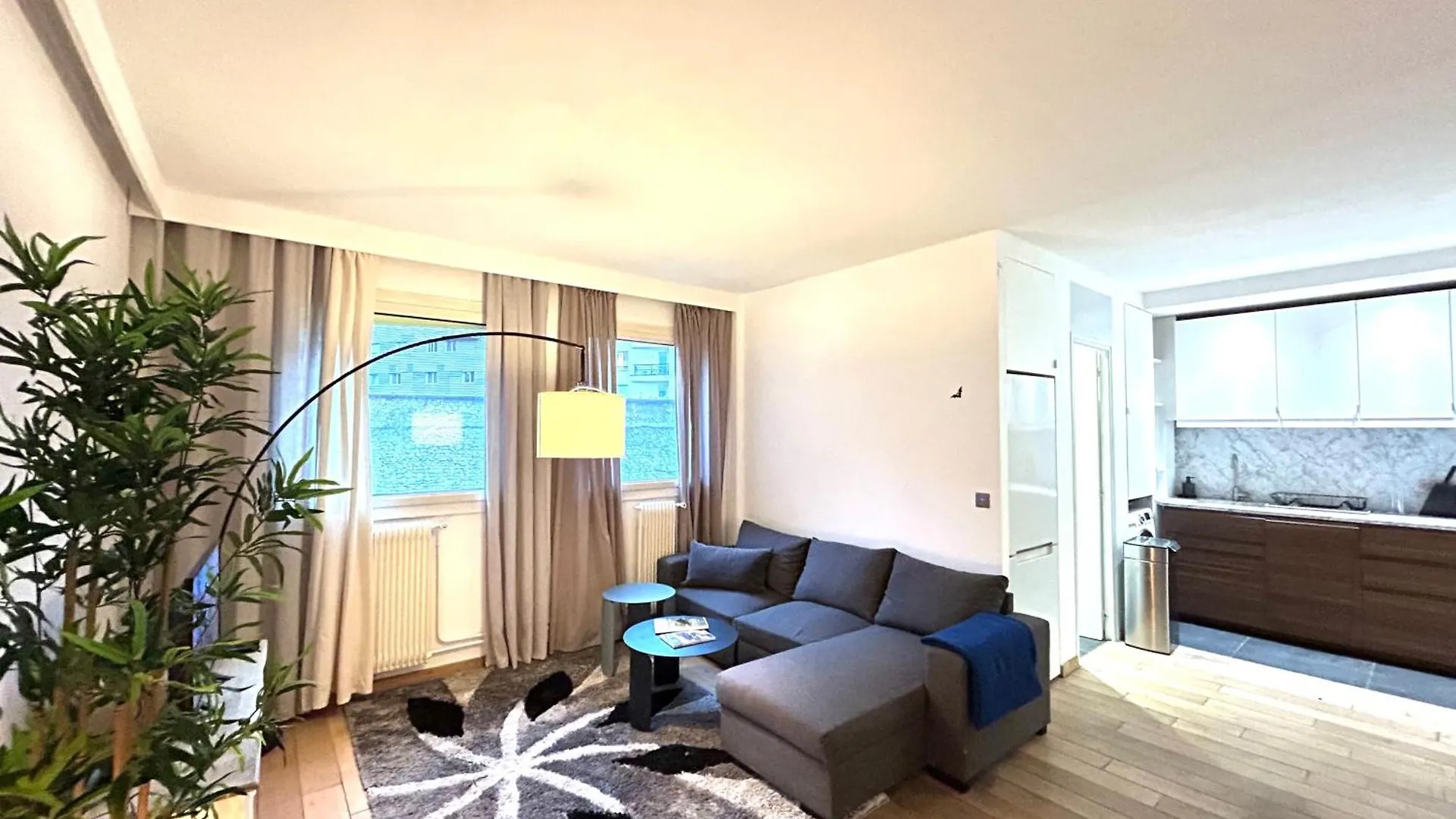 Big Apartment Eiffel Tower View Paris France
